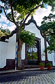 Azzorre - Isola San Miguel. Ingresso secondario del Museu Carlos Machado a Ponta Delgada.